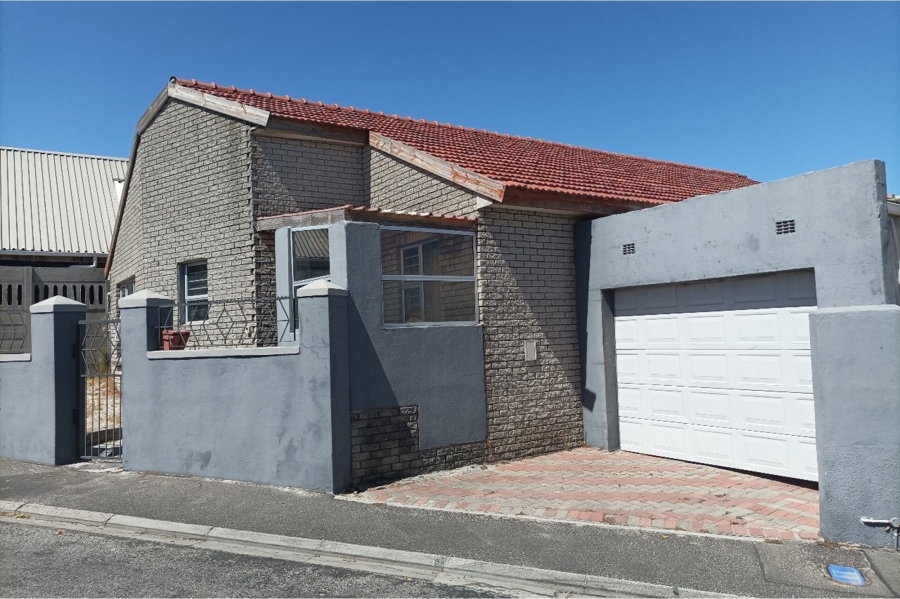 4 Bedroom Property for Sale in Strandfontein Western Cape